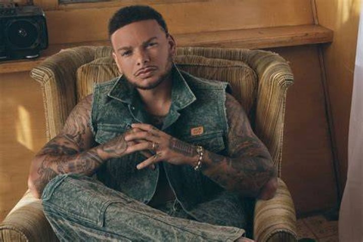 Kane Brown's pet Kash and Kenya