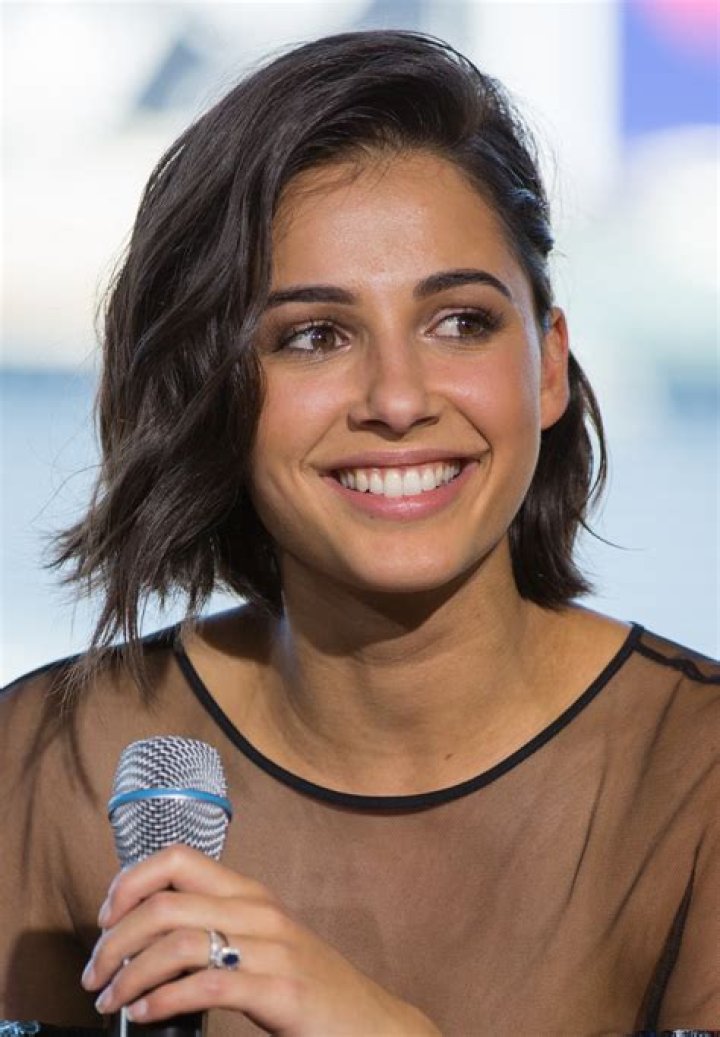 Naomi Scott 