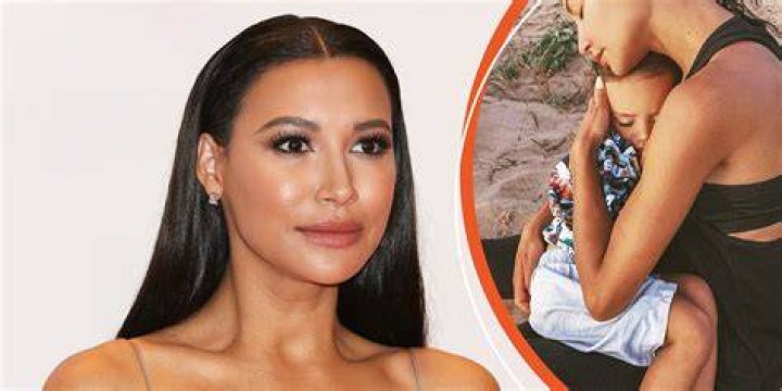 Naya Rivera returns for her car at the carwash after getting her nails done