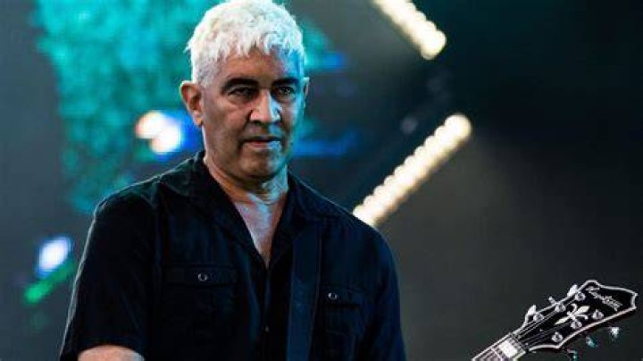 Pat Smear's pet No Pets (Pat Smear)